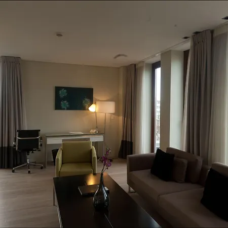 B-Aparthotel Grand Place-2